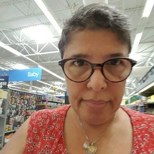 Meet your Posher, Carla