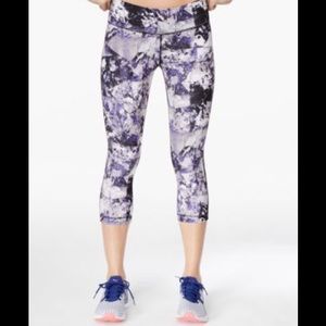 Cropped Ideology workout pants