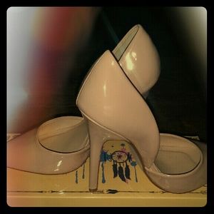 Nude Pumps