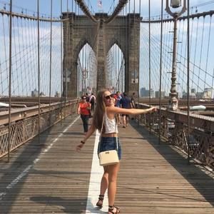 Meet your Posher, Brooke