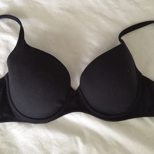 Victoria's Secret Body Black bra with wire