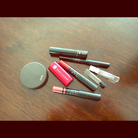 Bundle for 35 plus two complementary samples!