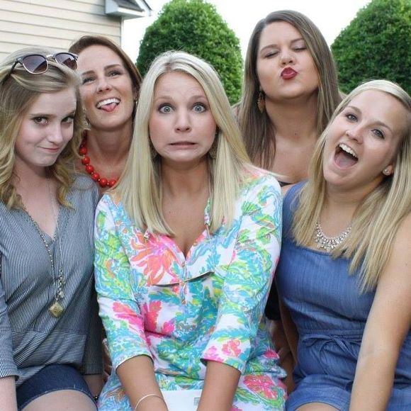 Meet your Posher, Samantha - Picture 2 of 3