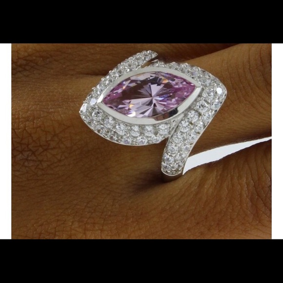 Beautiful Ring - image 1