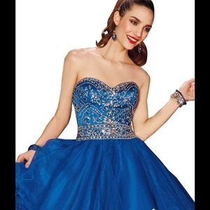 White short puffy dress.