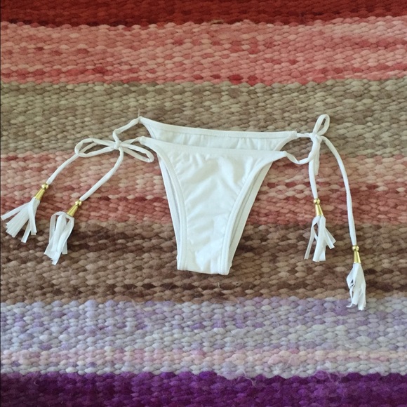 Brazilian side tie bikini bottoms