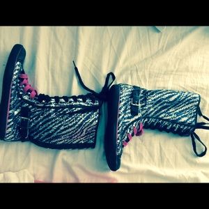 Tennis shoes high top