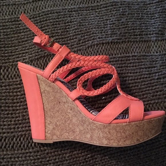 Size 10 wedges
