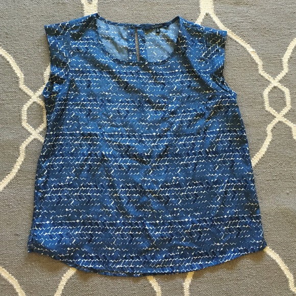 Stitch fix blue and white silly cap sleeved top