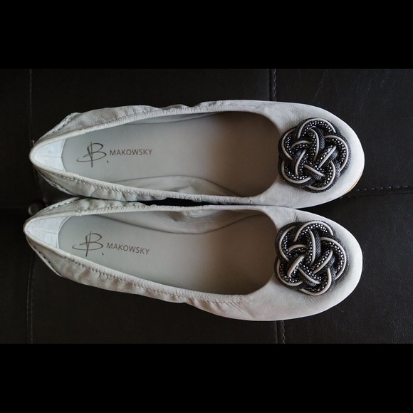 B Makowski grey flats