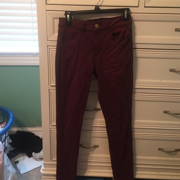 Maroon American Eagle Hi-Rise Jegging