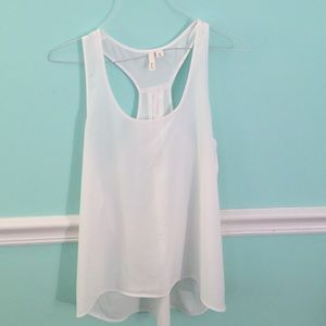 Frenchi silky white tank top!