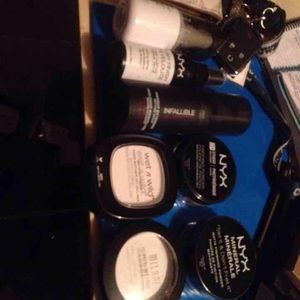 Setting powder and setting spray bundle
