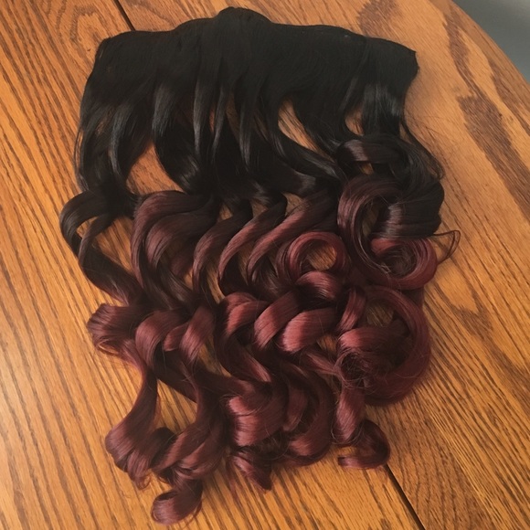 20"black & bug curly synthetic hair extensions - Picture 2 of 3