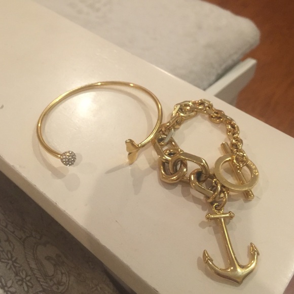 PRICE DROP!!🎉 C Wonder Braclets