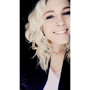 Meet your Posher, Michaela
