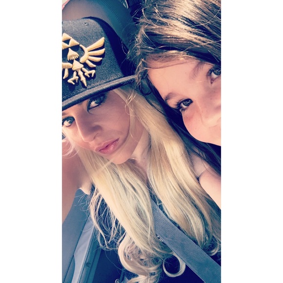 Meet your Posher, Katie - Picture 2 of 3