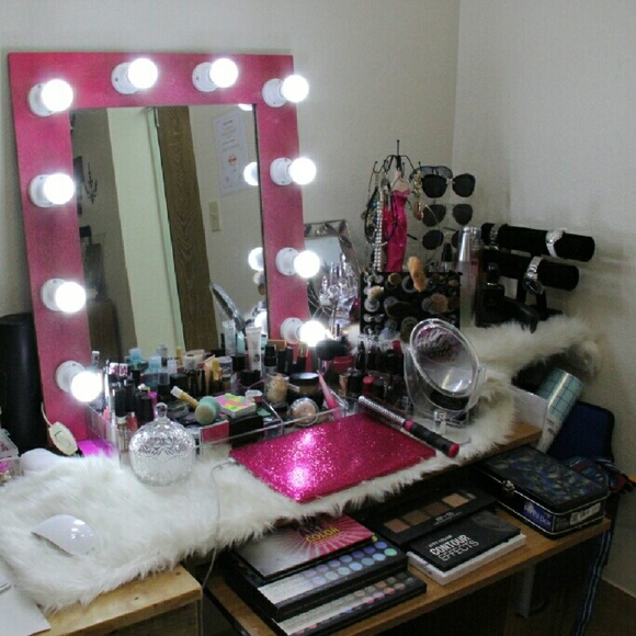 Vanity Mirror - Picture 3 of 4