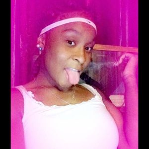 Meet your Posher, Destinie