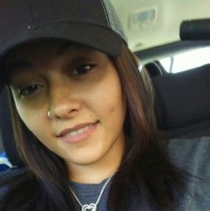 Meet your Posher, Desiree