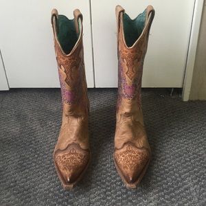 Corral Embroidered Lace &Heart Boot.