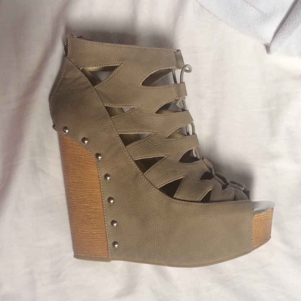 JUST REDUCED! Studded Chinese Laundry Platforms - Picture 4 of 4