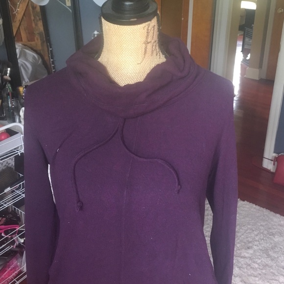 Super soft pullover! - Picture 2 of 4