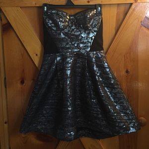 Bebe dress