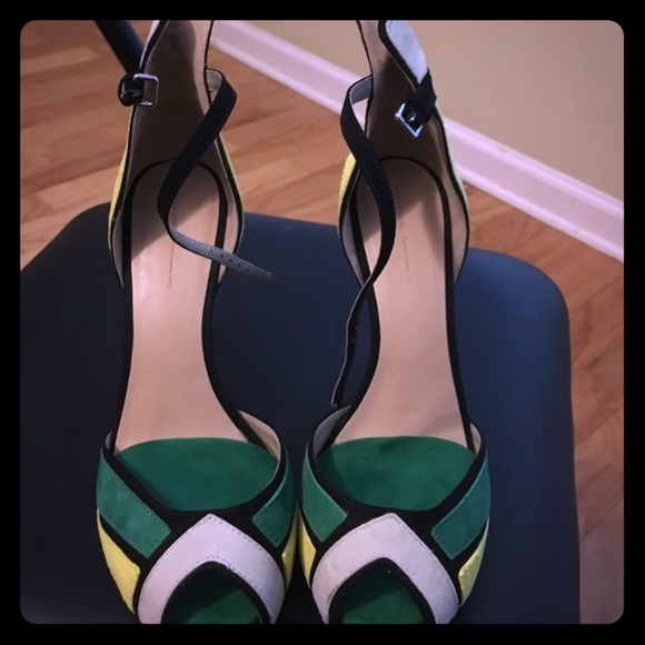 Zara tricolored heels