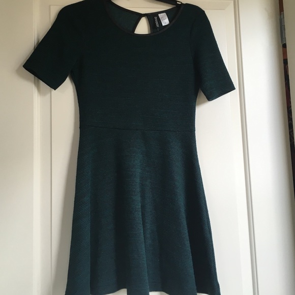 Short sleeve H&M skater dess
