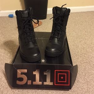 Women's Atac 8" boots 7size 7