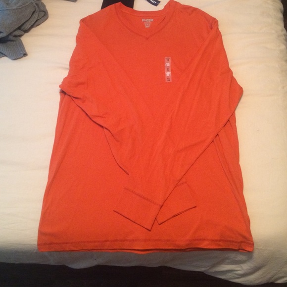 Old Navy T shirt