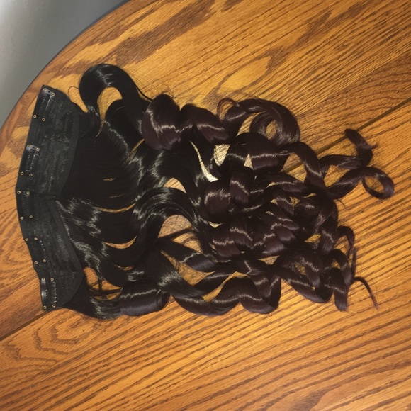 20"black & hit of plum ombré synthetic extensions - Picture 3 of 4