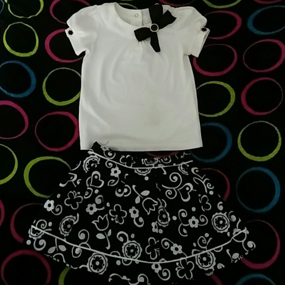 Savannah Infant girls skirt set size 18 months
