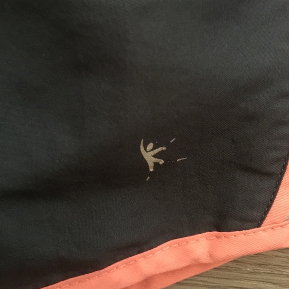 Running shorts - Picture 2 of 2