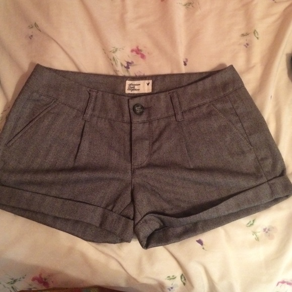 Cuffed American Eagle Dress shorts