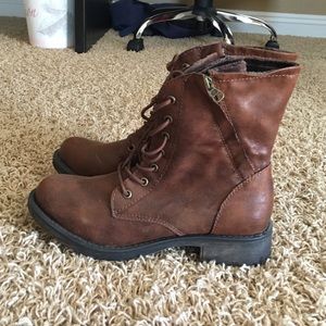 *ON SALE FOR LIMITED TIME ONLY* AR BOOTS