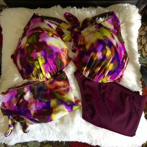 VS swim top36 DD. Two large bottoms. NWOT