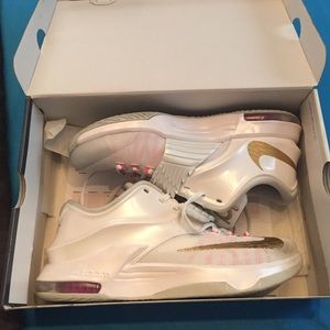 KD 7 Aunt Pearl with receipt