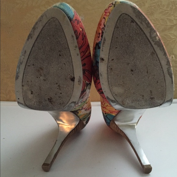 High heels - Picture 2 of 2