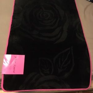 Betsey Johnson bath rug