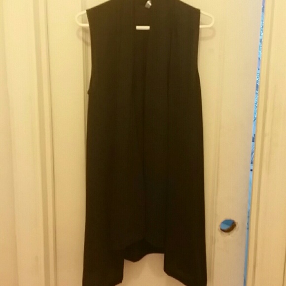 Black Sidetail Vest