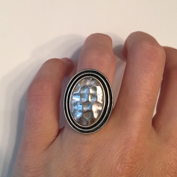 Silver ring - Picture 2 of 3