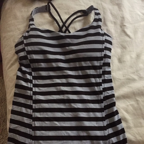 Lululemon workout tank with bra pads