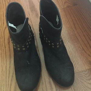 Short UGG shearling boots sz 7