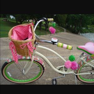 Basket lining for a bike basket.