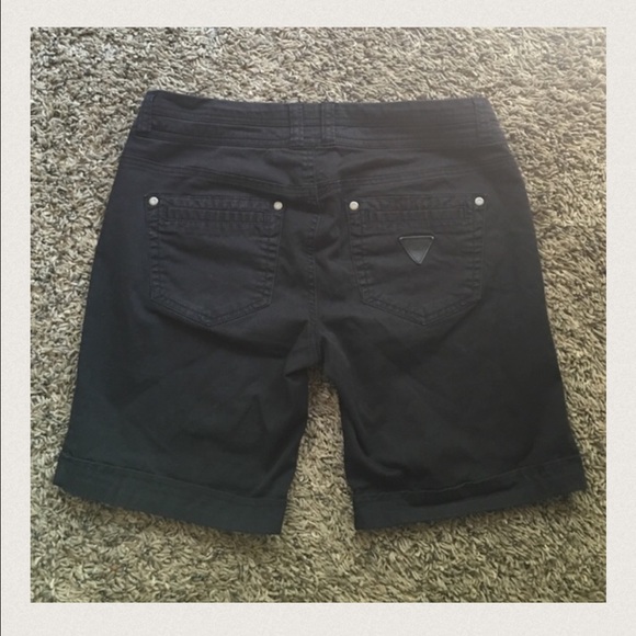 BLACK GUESS SHORTS - Picture 3 of 3