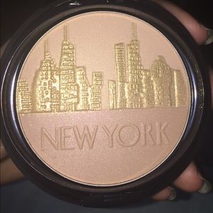 New York City Bronzer/Highlighter