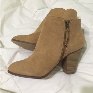 ❌❌SOLD❌❌Brand new camel colored booties
