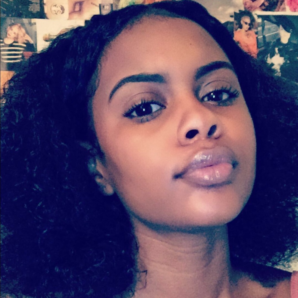 Meet your Posher, Khadijah Kelley